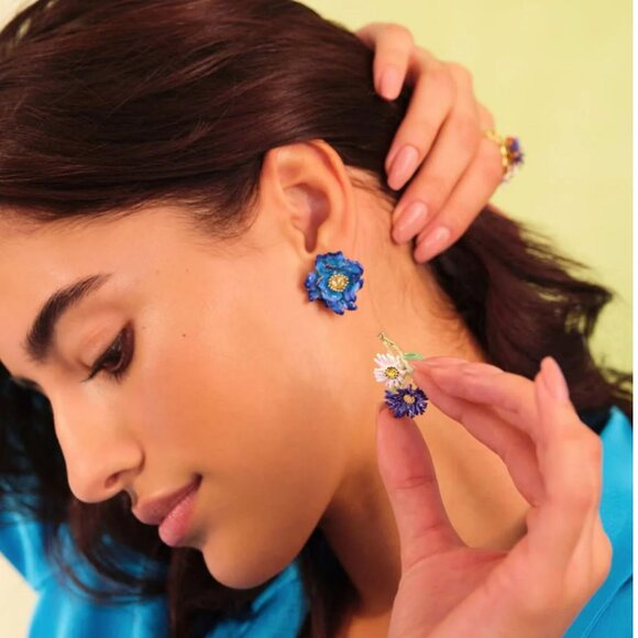 🆕 LES NEREIDES 🧿 NIB Blue Flower and White Daisy Earring - Picture 5 of 16